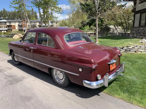 1949 Ford 2-Dr