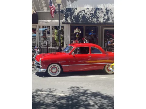 1949 Ford 2-Dr
