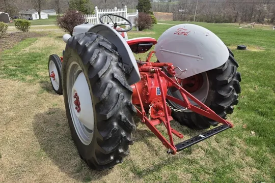 1949 Ford Tractor - Image 2 of 7