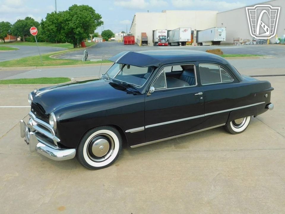 1949 Ford Customline - Image 11 of 12
