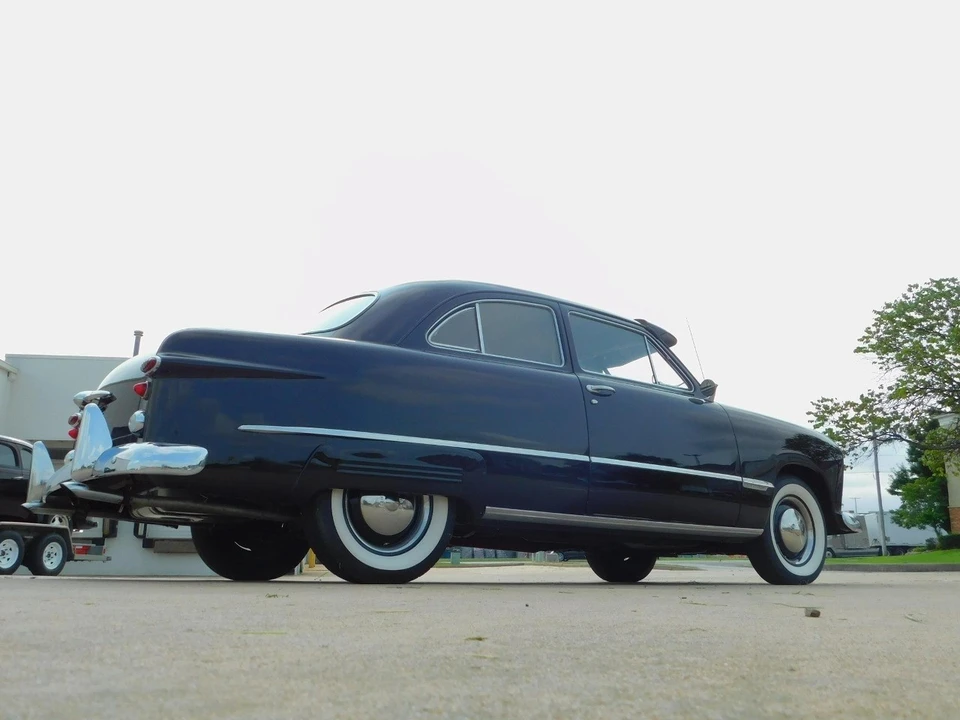 1949 Ford Customline - Image 11 of 12