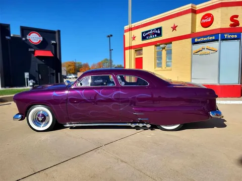 1949 Ford Deluxe