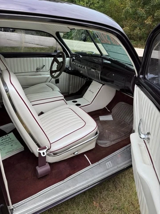 1949 Mercury Eight - Image 4 of 12