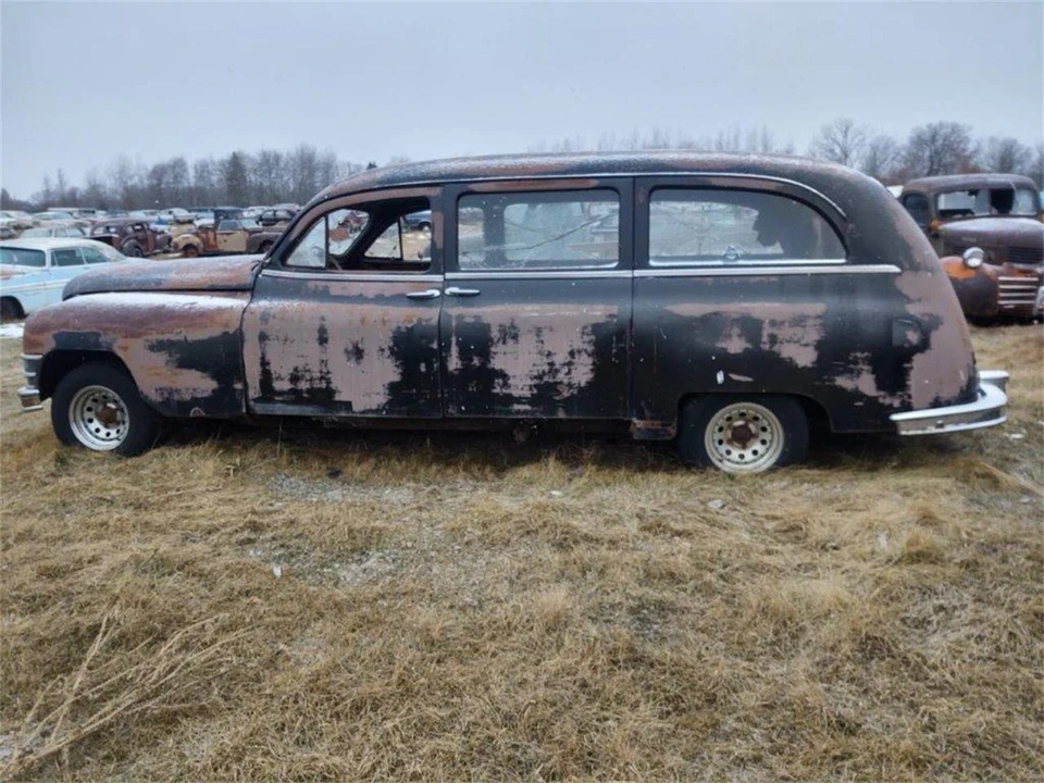 1949 Packard - Image 2 of 10