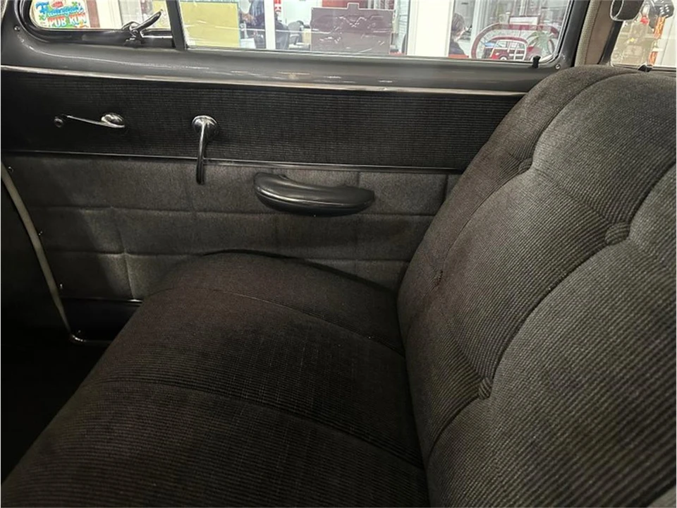 1949 Pontiac Chieftain - Image 26 of 31