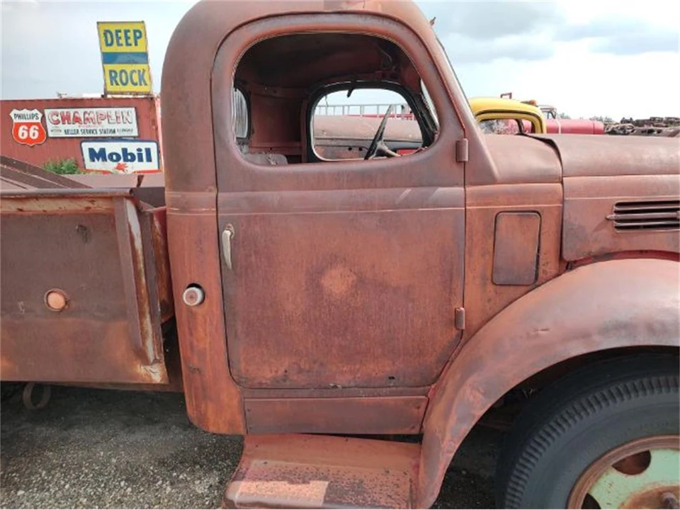 1949 Reo - Image 7 of 12