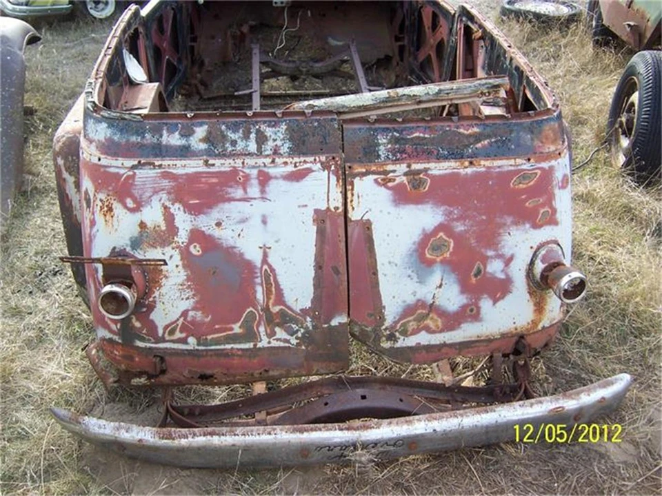 1949 Willys Jeepster - Image 2 of 14