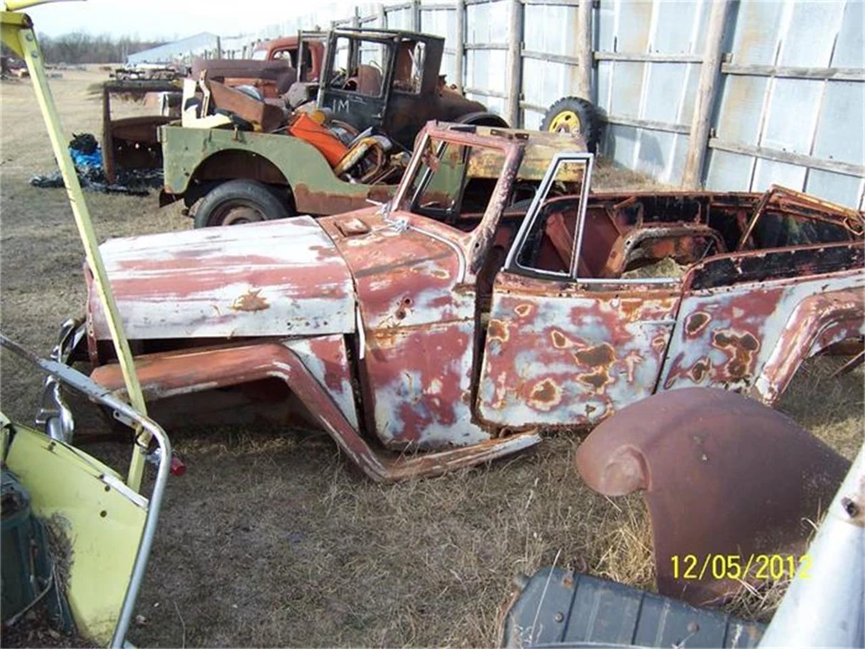 1949 Willys Jeepster - Image 4 of 14