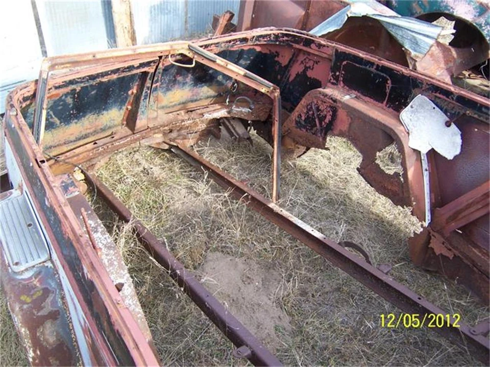 1949 Willys Jeepster - Image 10 of 14