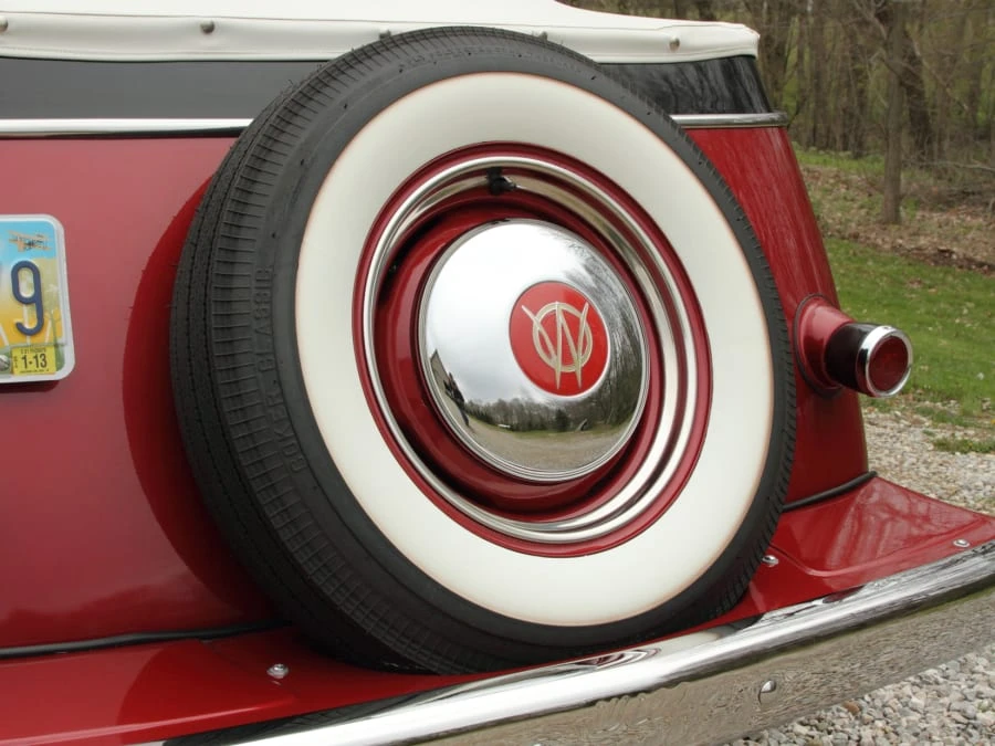 1949 Willys Jeepster - Image 9 of 10