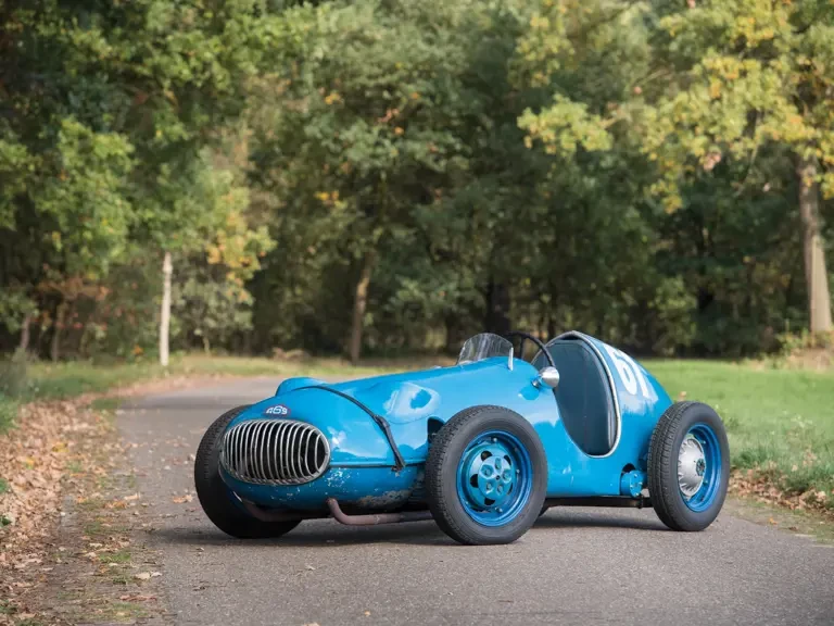 1950 Panhard - Image 2 of 31