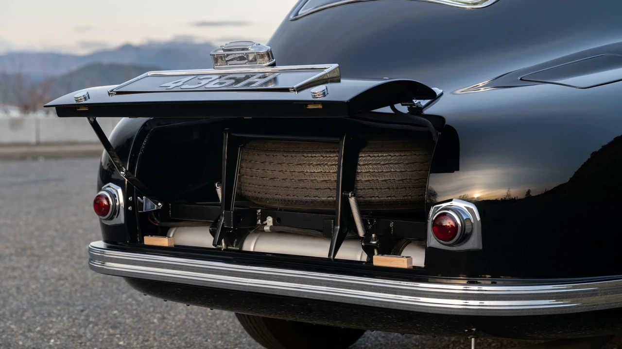1950 Aston Martin DB1 & DB2 & DB2/4 & DB Mark III - Image 11 of 31