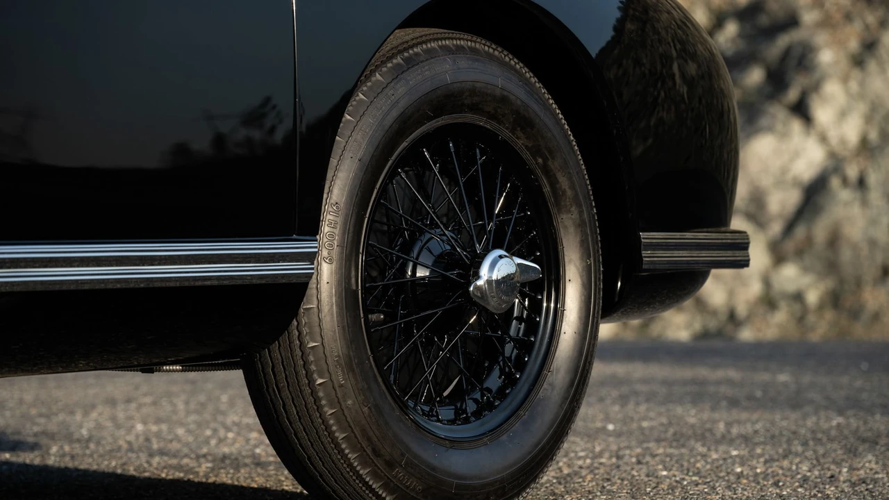 1950 Aston Martin DB1 & DB2 & DB2/4 & DB Mark III - Image 28 of 31