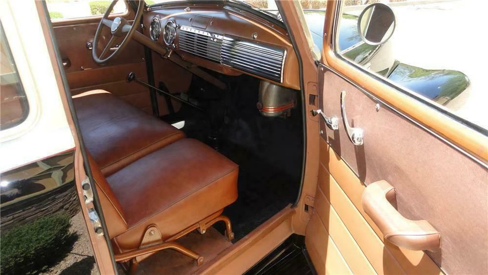 1950 Chevrolet Suburban 3rd Gen - Image 3 of 4