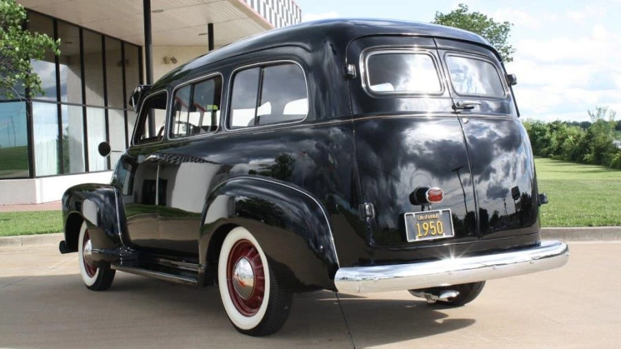 1950 Chevrolet Suburban 3rd Gen - Image 2 of 4