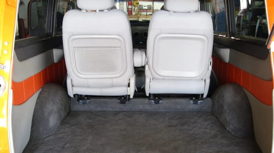 1950 Chevrolet Suburban 3rd Gen - Image 4 of 5