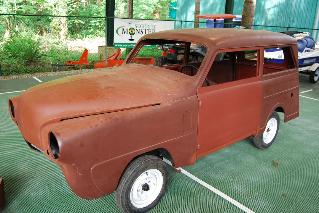 1950 Crosley CD - Image 2 of 31
