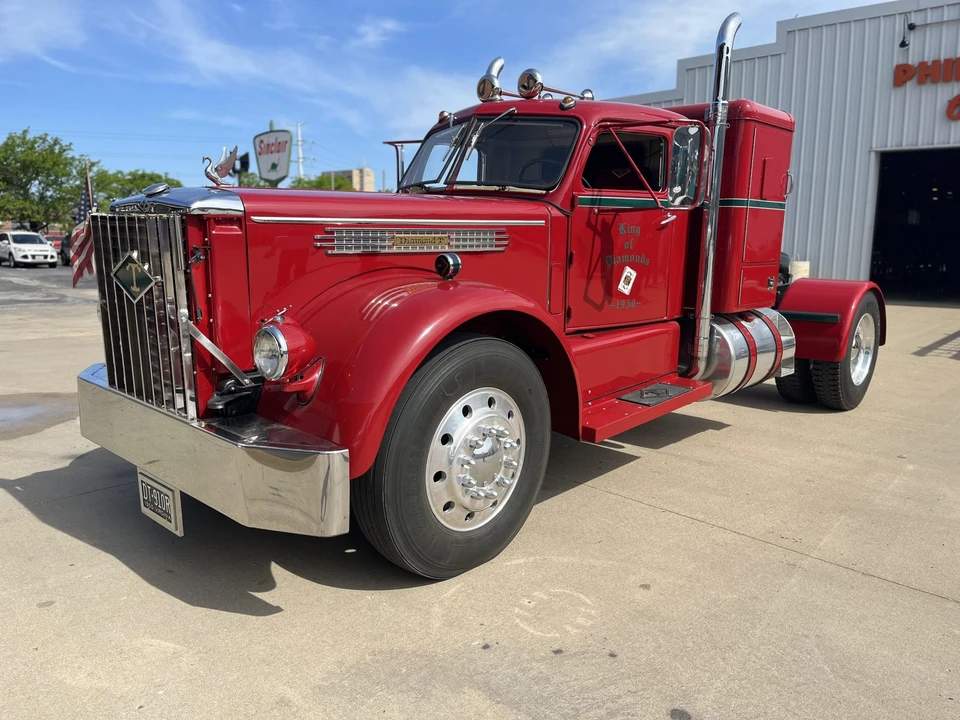 1950 Diamond T - Image 3 of 31