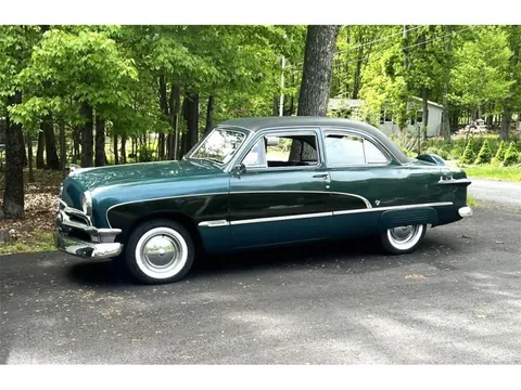 1950 Ford Custom 2-Door Sedan