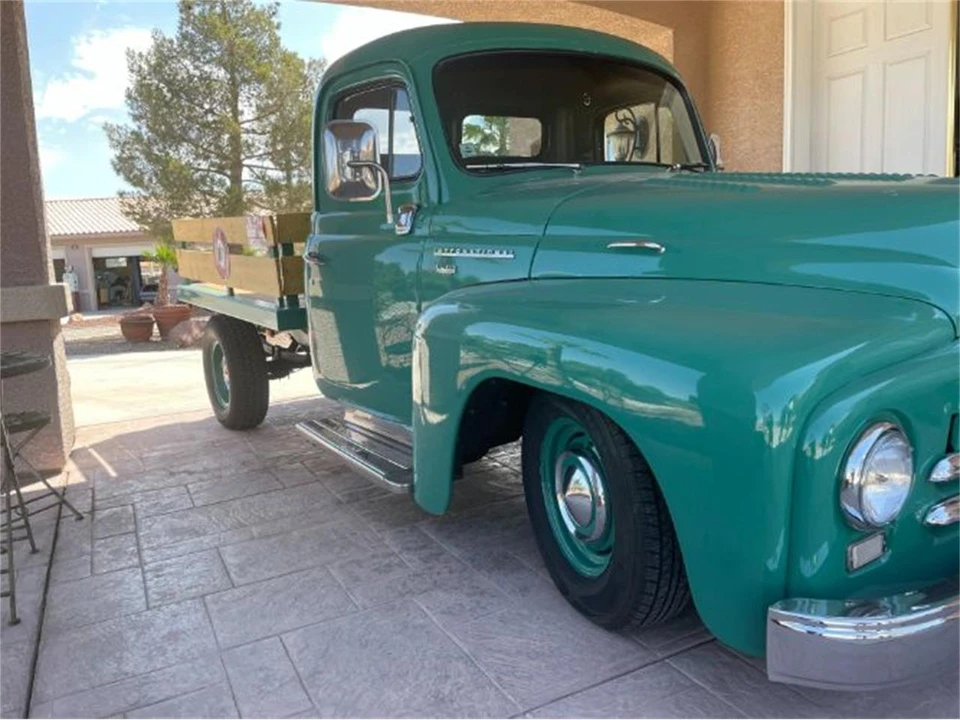 1950 International - Image 15 of 30