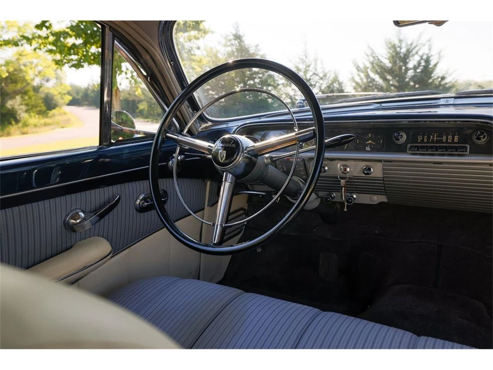 1950 Lincoln Cosmopolitan - Image 15 of 31