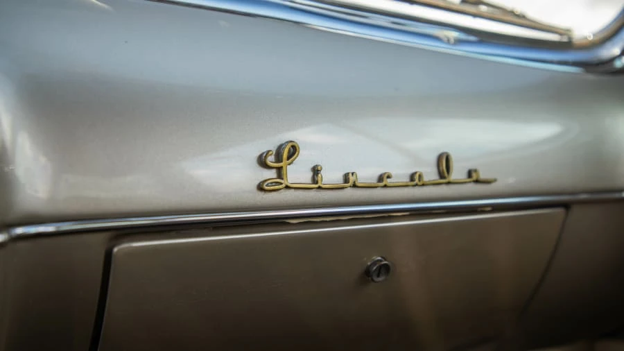 1950 Lincoln Cosmopolitan - Image 11 of 18