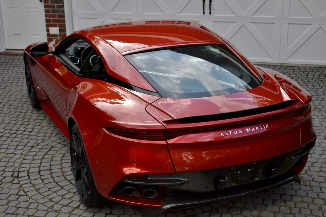 2019 Aston Martin DBS Superleggera - Image 26 of 31