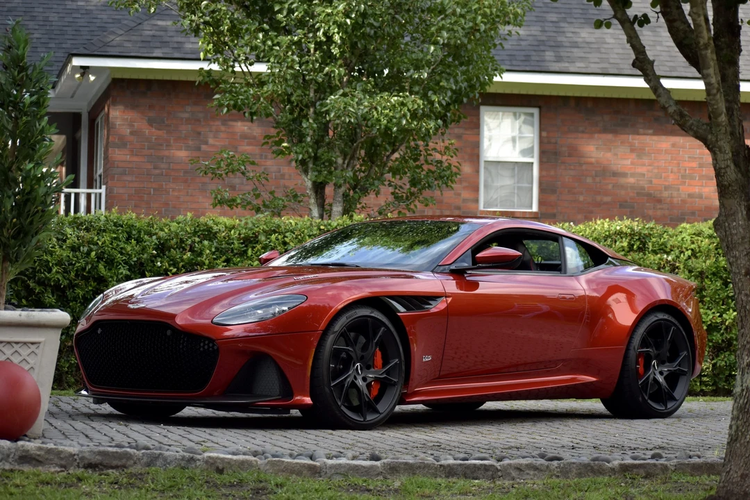 2019 Aston Martin DBS Superleggera - Image 11 of 31