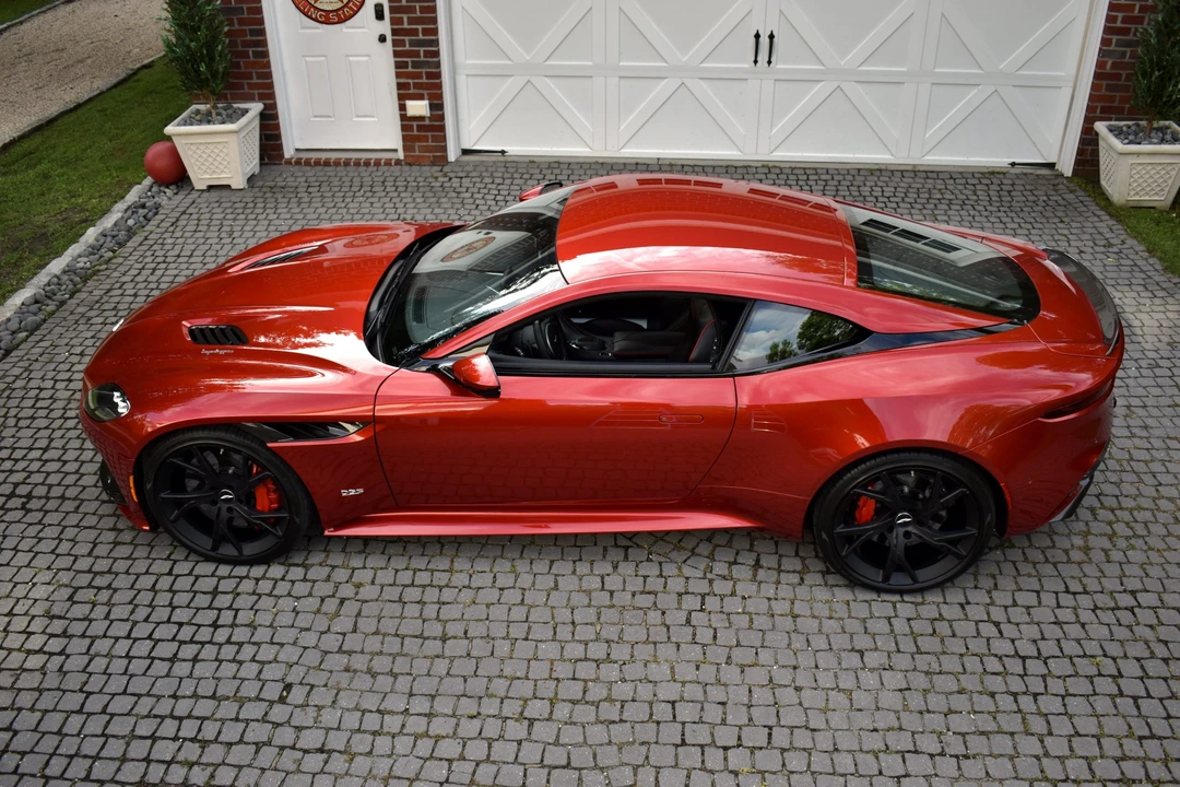 2019 Aston Martin DBS Superleggera - Image 16 of 31