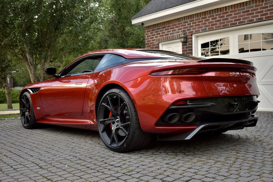 2019 Aston Martin DBS Superleggera - Image 19 of 31
