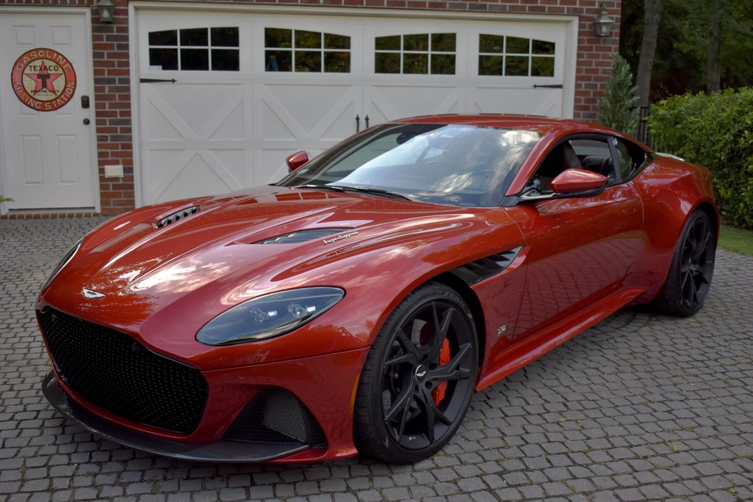 2019 Aston Martin DBS Superleggera - Image 10 of 31