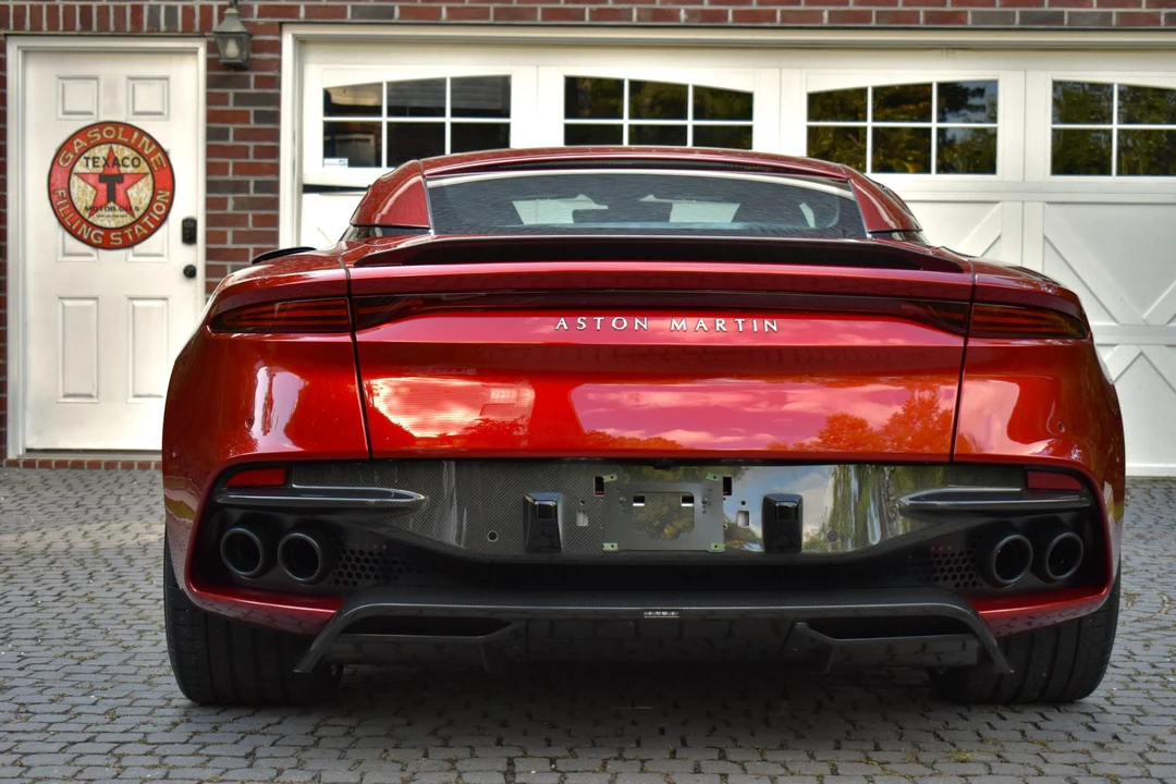 2019 Aston Martin DBS Superleggera - Image 28 of 31