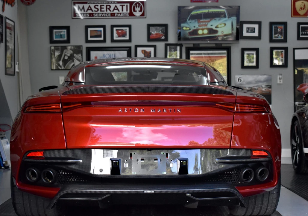 2019 Aston Martin DBS Superleggera - Image 29 of 31