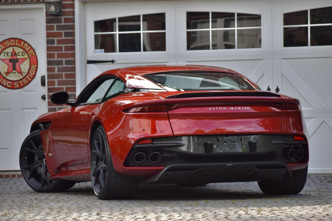 2019 Aston Martin DBS Superleggera - Image 24 of 31