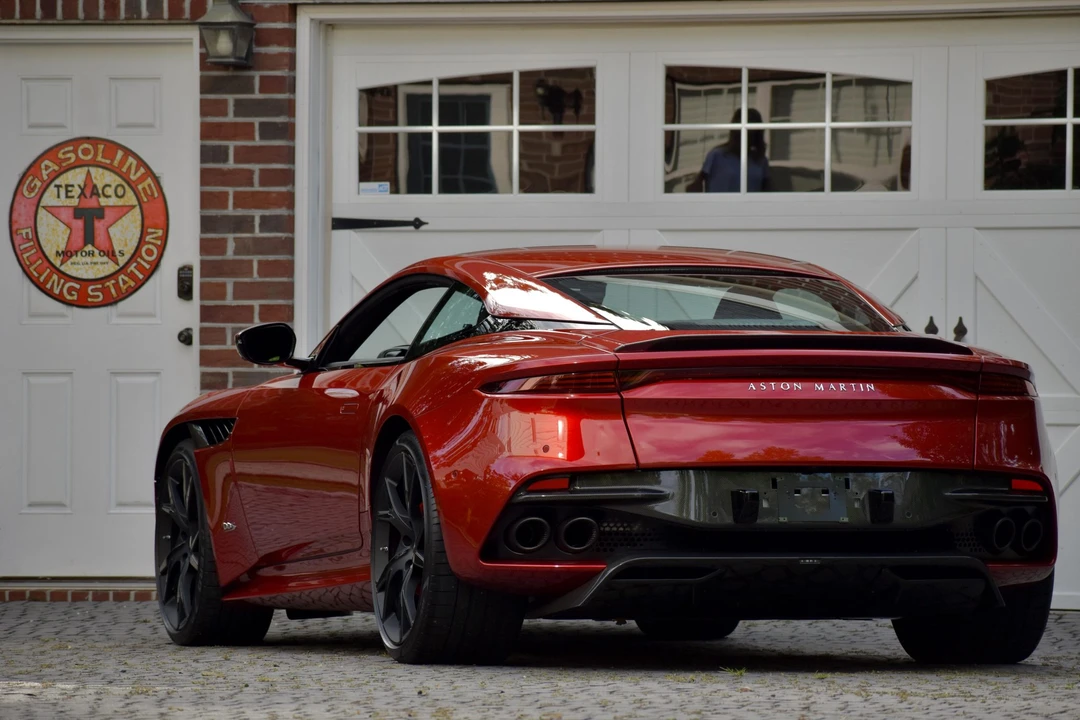 2019 Aston Martin DBS Superleggera - Image 23 of 31