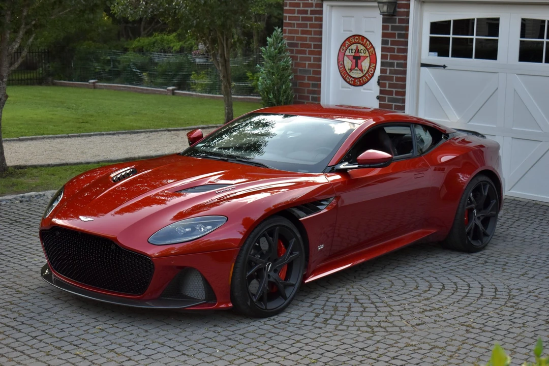 2019 Aston Martin DBS Superleggera - Image 8 of 31
