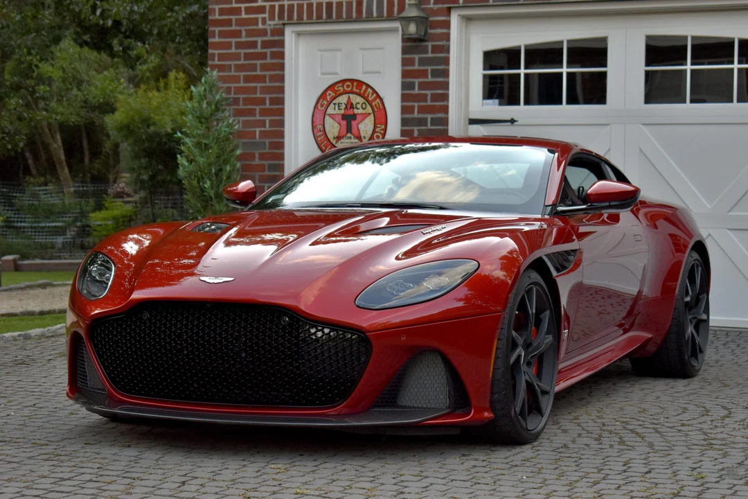 2019 Aston Martin DBS Superleggera - Image 4 of 31