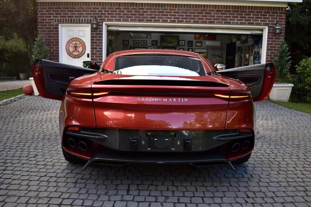 2019 Aston Martin DBS Superleggera - Image 30 of 31