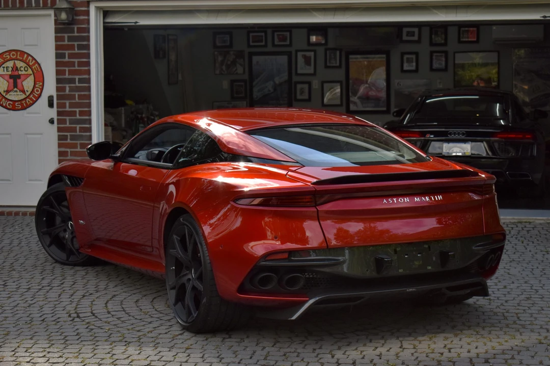 2019 Aston Martin DBS Superleggera - Image 25 of 31