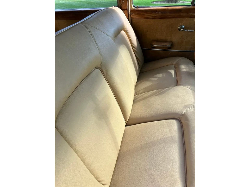 1950 Oldsmobile 88 - Image 16 of 27