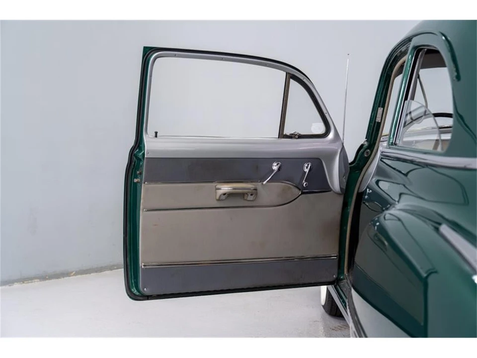 1950 Oldsmobile 88 - Image 9 of 31