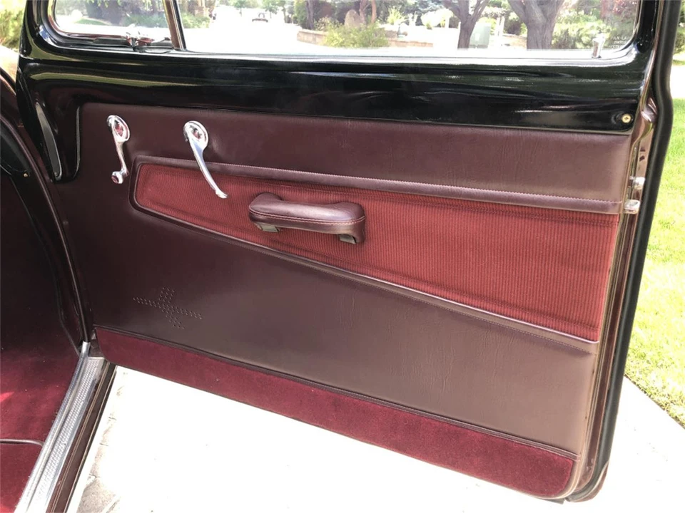 1950 Oldsmobile Custom Cruiser - Image 10 of 19