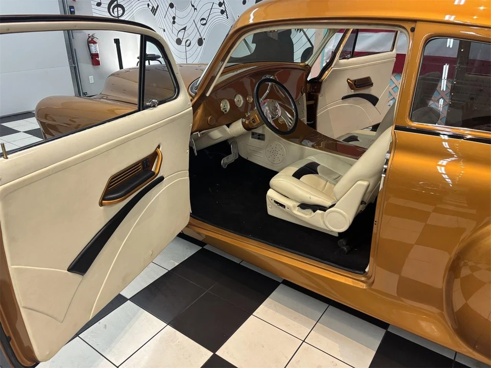 1950 Pontiac Chieftain - Image 19 of 31