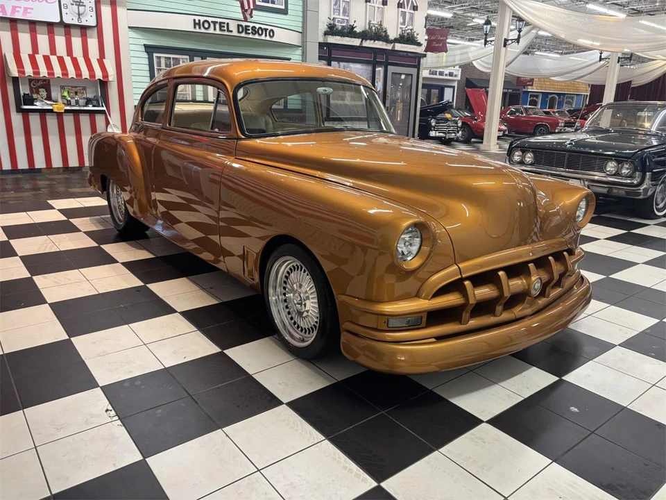 1950 Pontiac Chieftain - Image 2 of 31