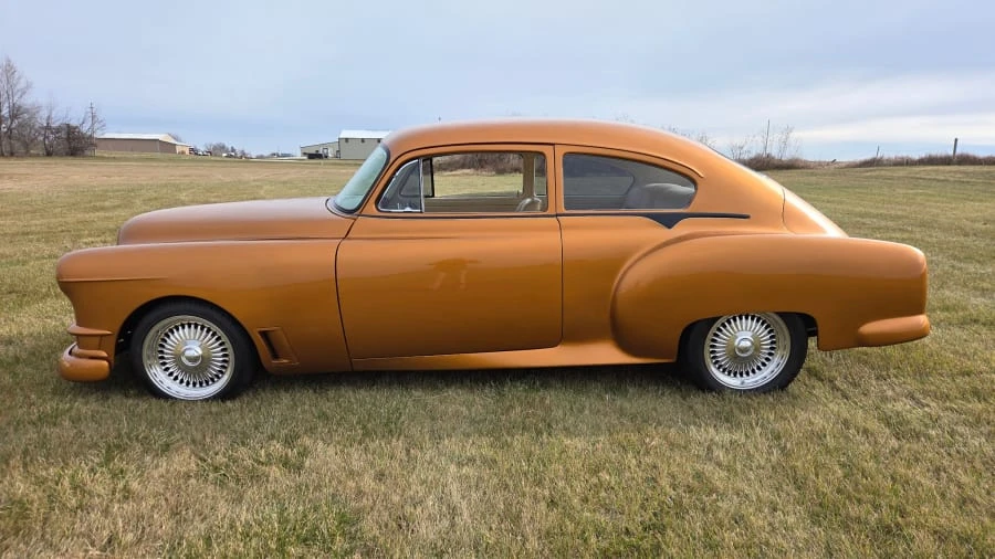 1950 Pontiac Chieftain - Image 2 of 11