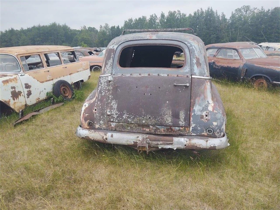 1950 Pontiac Chieftain - Image 2 of 16