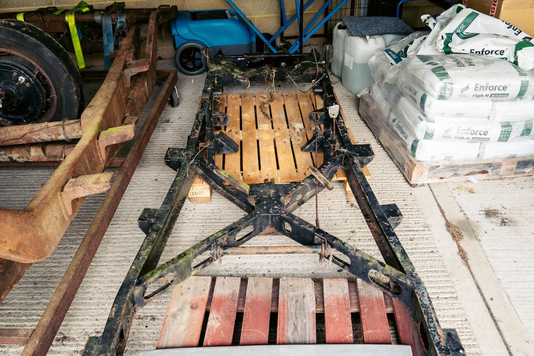 Alvis - Image 6 of 31