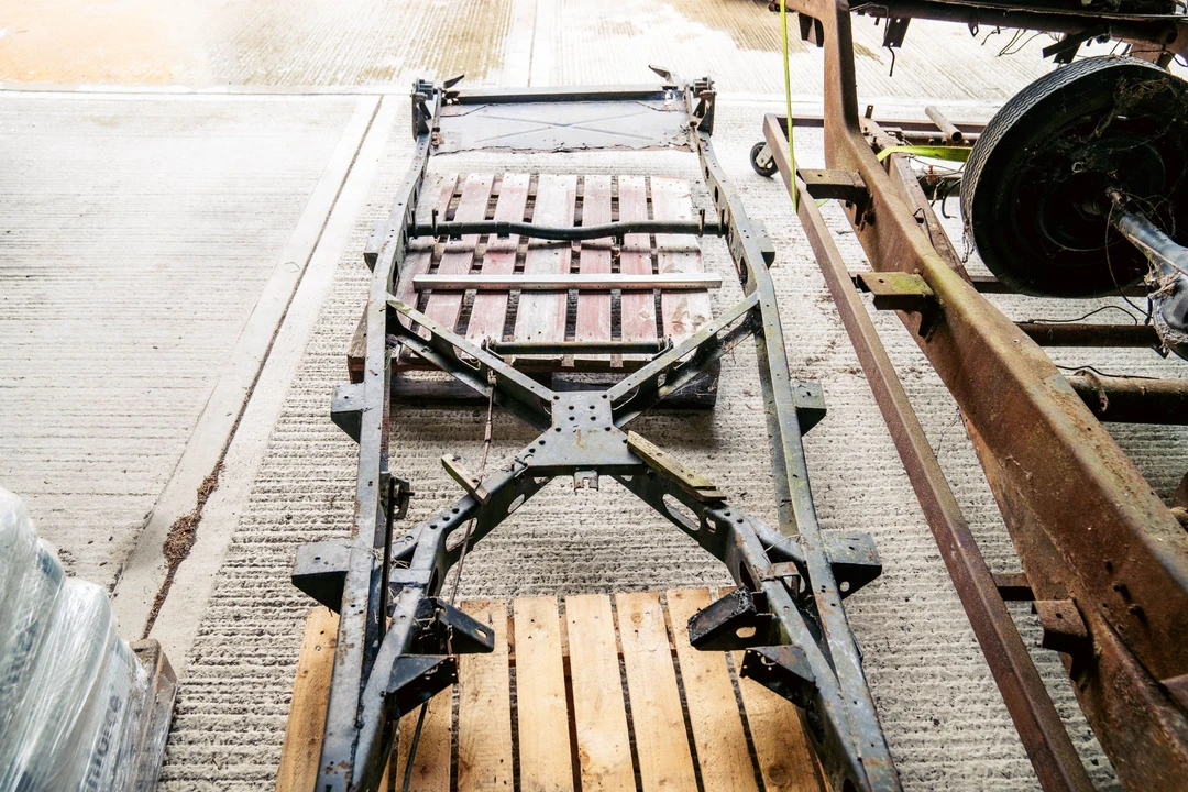 Alvis - Image 13 of 31