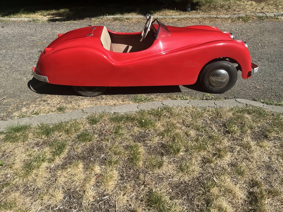 Jaguar XK120 - Image 11 of 17