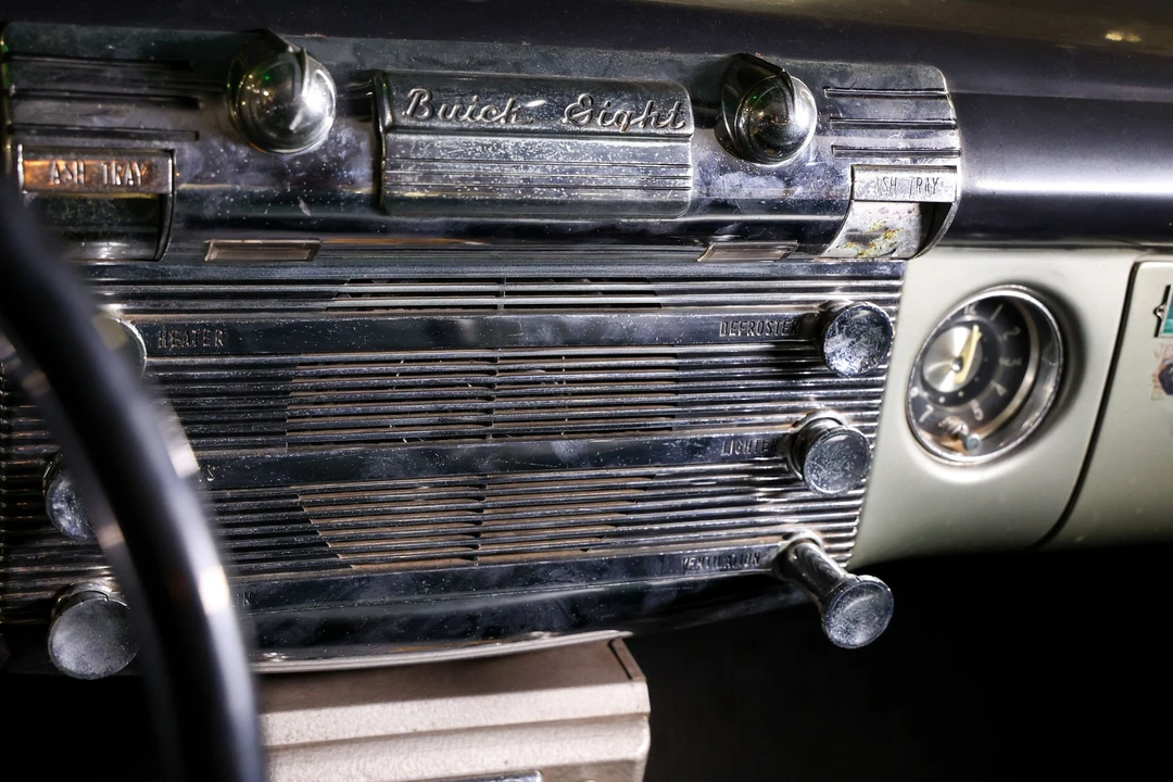 1951 Buick Roadmaster - Image 24 of 31
